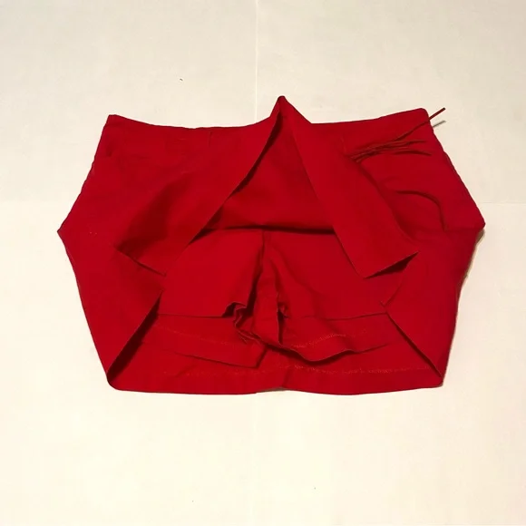 46. ⭐️Vibrant Red Mini Skorts - Picture 3 of 6